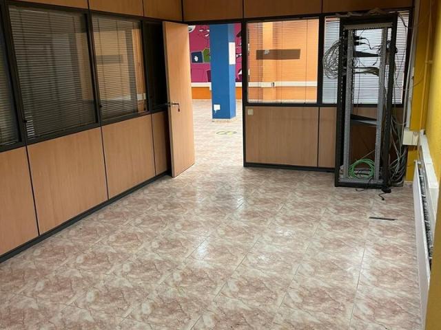 Oficina en venta en Simancas, Madrid