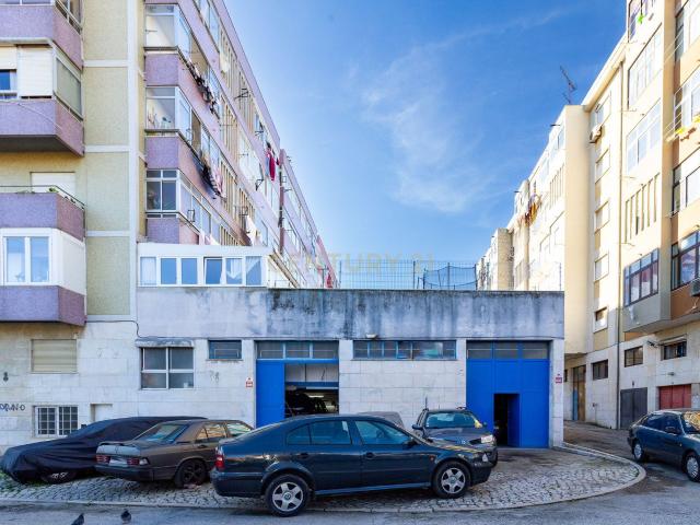 Loja alugar em Cova da Piedade, Almada