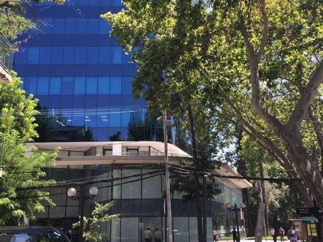 Oficina o Casa Oficina en Arriendo en Providencia 3 dormitorios 2 banos de 180 m