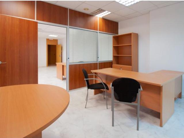 Local Comercial en alquiler en Mairena Del Aljarafe, Andalucía