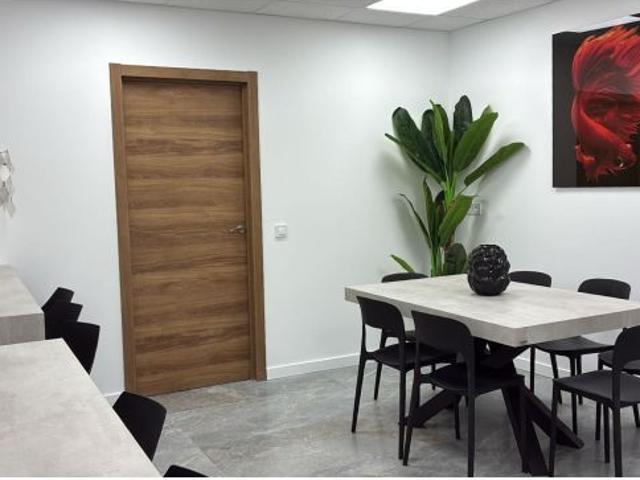 Local Comercial en alquiler en Ciutat Vella, Comarca de València
