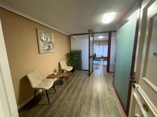 Oficina en venta en Cánovas, Cáceres
