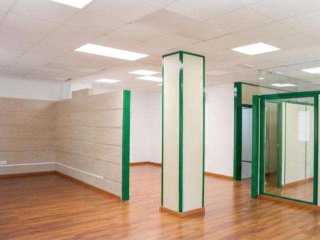 Oficina en venta en Hernán Cortés, Cáceres