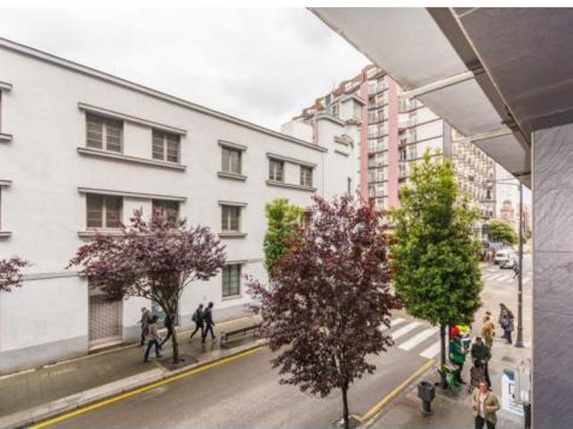 Oficina en venta en Gijón / Xixón