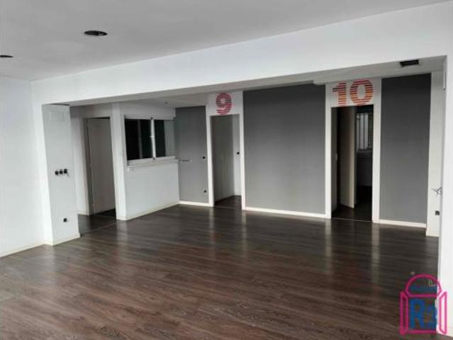 Oficina en venta en Eras de Renueva, León