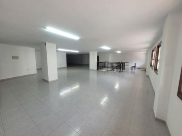 Oficina en venta en O Papamoscas, Santa Comba