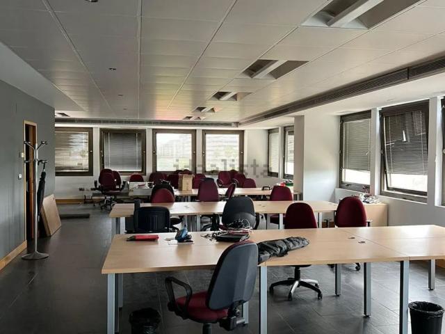 Oficina en venta en Los Remedios, Sevilla