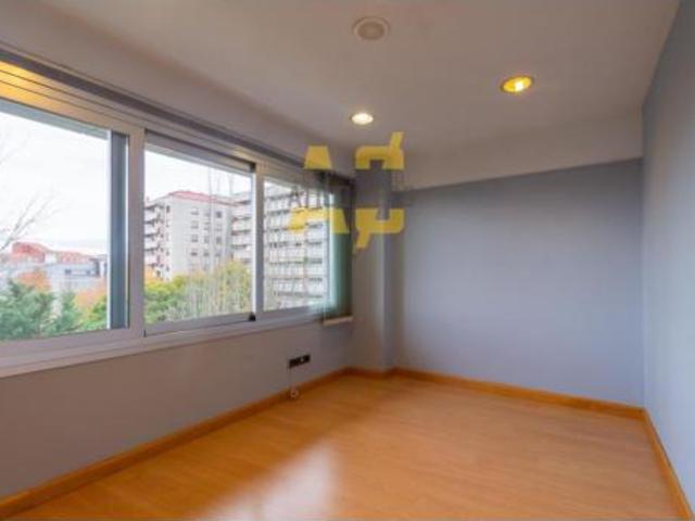Oficina en venta en Peniche, Vigo