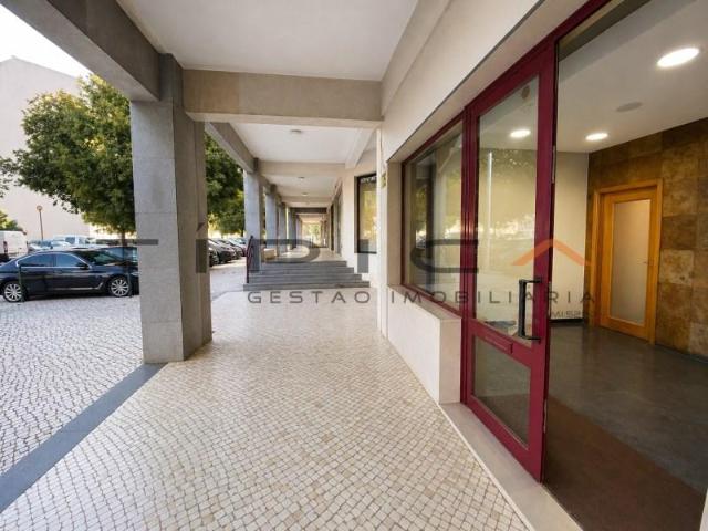 Escritório alugar em Quinta do Pisany, Lisboa