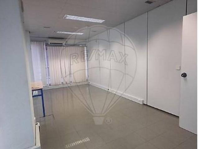 Escritório alugar em Quinta do Lambert, Lisboa