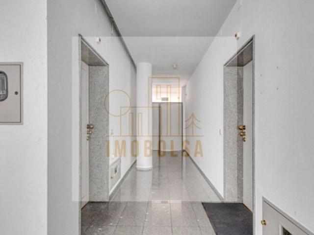 Escritório alugar em Maia, Gueifães