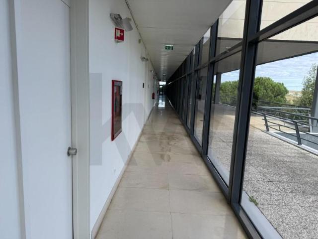 Escritório alugar em Taguspark - Parque de Ciência e Tecnologia, Oeiras