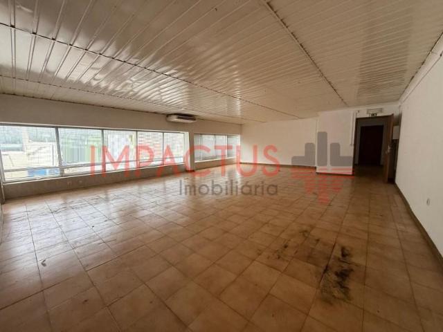 Escritório alugar em Bougado (São Martinho e Santiago), Trofa