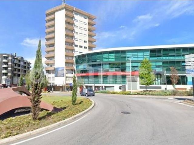 Escritório alugar em Bougado (São Martinho e Santiago), Trofa