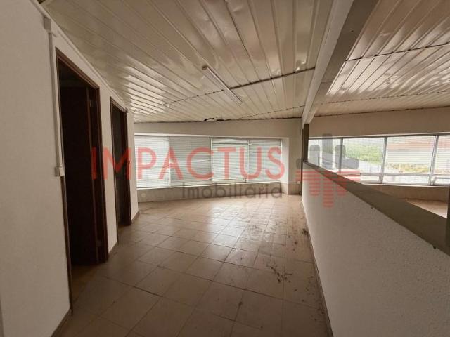 Escritório alugar em Bougado (São Martinho e Santiago), Trofa