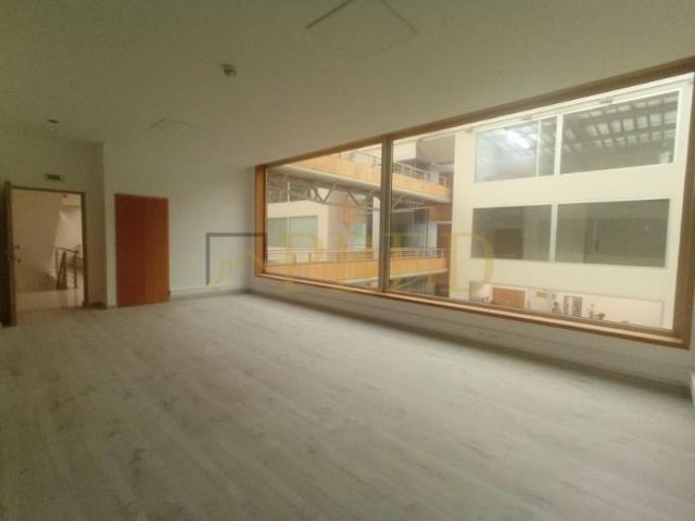 Escritório alugar em Laborim, Vila Nova De Gaia