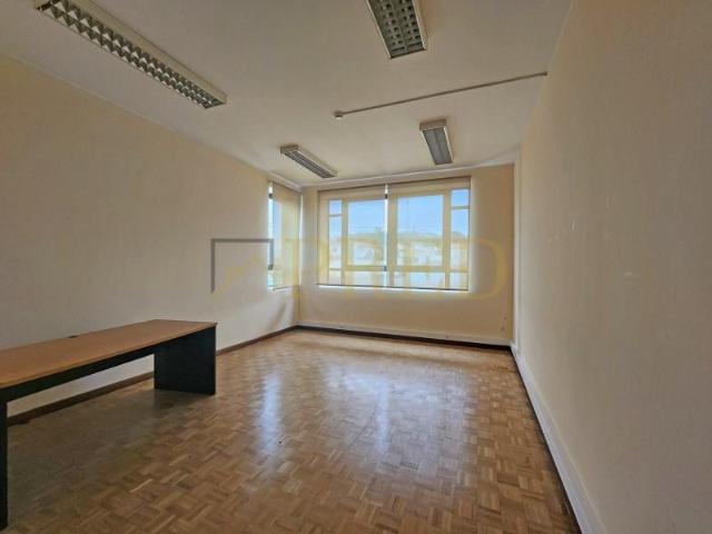 Escritório alugar em Laborim, Vila Nova De Gaia