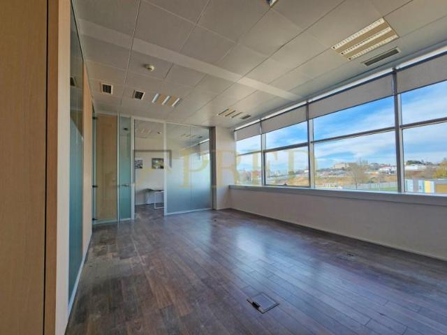 Escritório alugar em Vila Nova De Gaia, Porto