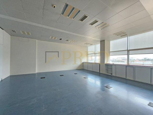 Escritório alugar em Vila Nova De Gaia, Porto