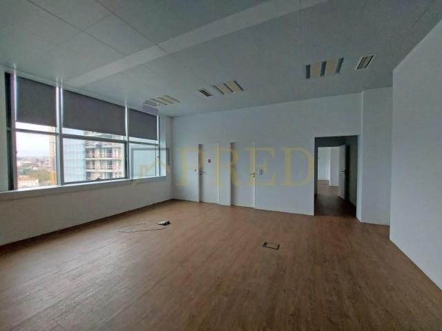 Escritório alugar em Laborim, Vila Nova De Gaia