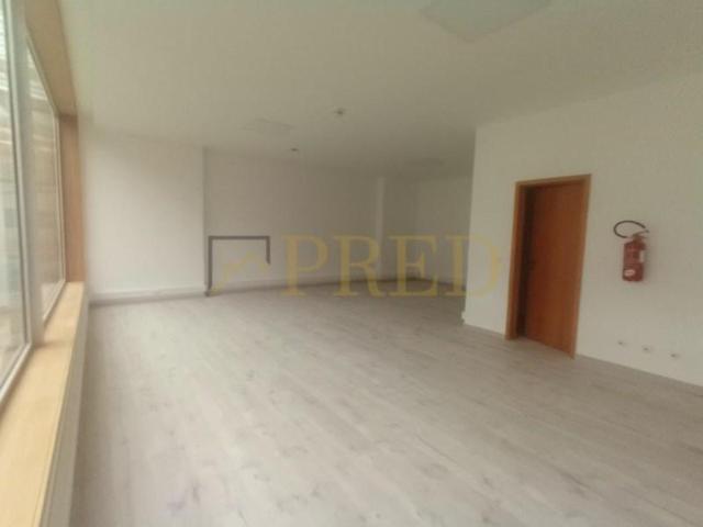 Escritório alugar em Laborim, Vila Nova De Gaia