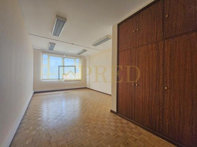 Escritório alugar em Laborim, Vila Nova De Gaia