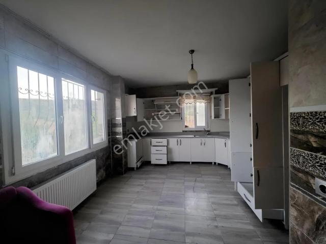 Kışlak, Yayladağı içerisinde kiralık mülk