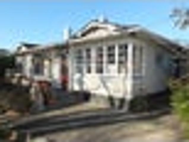 House for sale in Otakou