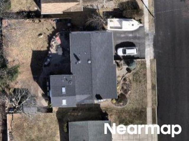 House for sale in Edison House for sale in Edison