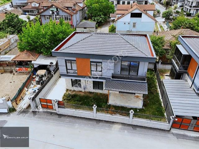 Serdivan içerisinde satılık Villa