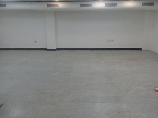 Commercial for rent in Deri
