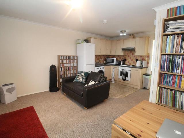 Apartment for rent in Gwaelod-y-garth, Wales