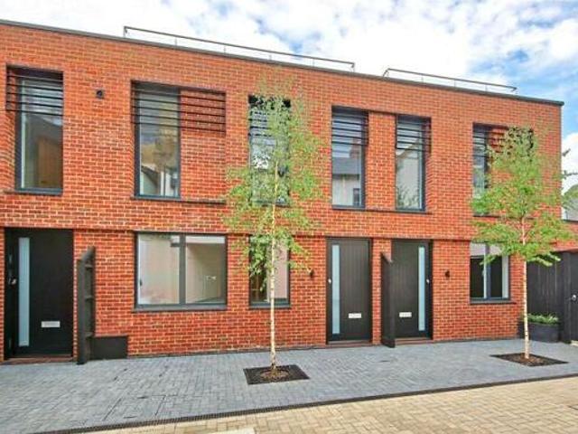 House for sale in Kingston Upon Thames, Greater London