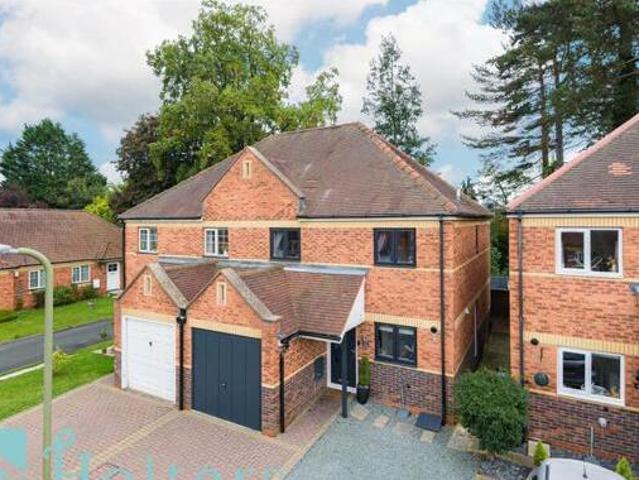 House for sale in Burford, West Oxfordshire