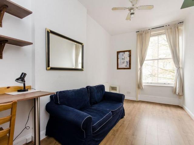 Apartment for rent in Earl's Court, Greater London
