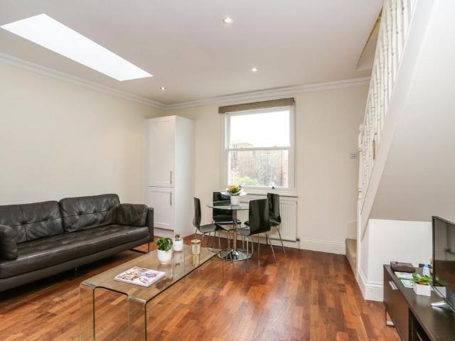 House for rent in Earl's Court, Greater London