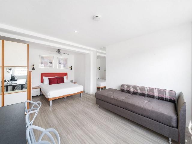 Studio for rent in Brompton, Greater London