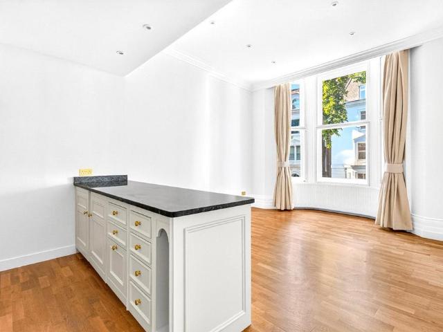 Apartment for rent in South Kensington, Greater London