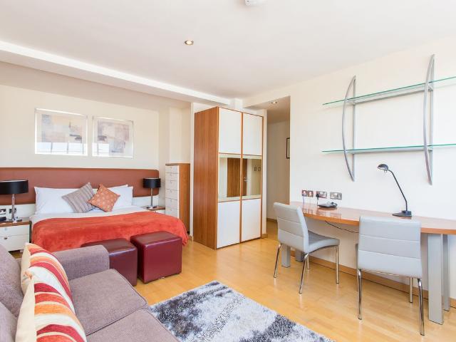 Studio for rent in Brompton, Greater London