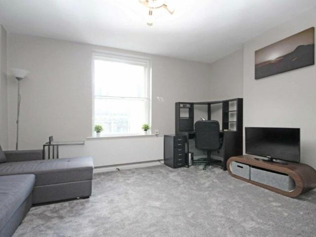 Apartment for rent in Spitalfields, Cat Hill