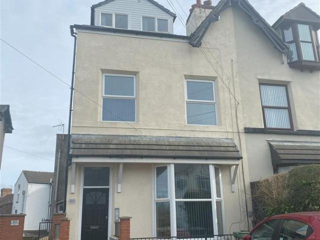 Apartment for rent in Lower Tranmere, Birkenhead