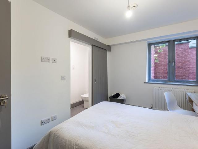 Room for rent in Birkenhead, Wirral