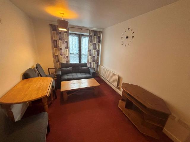 Apartment to rent in Bluebell, North Tipperary