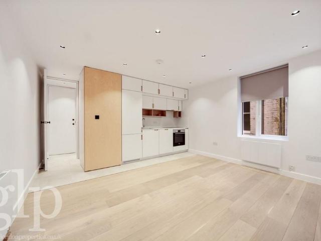 Apartment for rent in Soho, Greater London