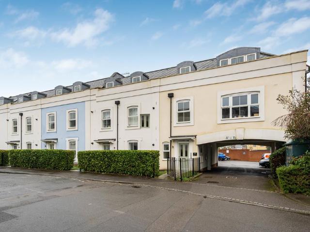 Apartment for rent in Red Hill, Surrey