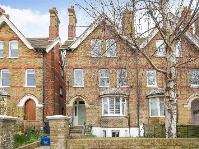 Apartment for rent in Barton Estate, Canterbury