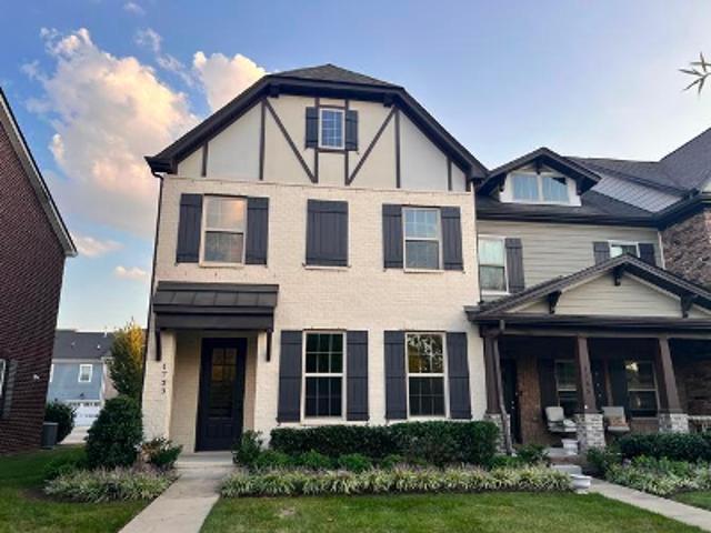 House for sale in Hendersonville, Middle Tennessee