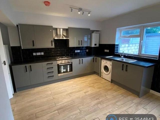 House for rent in London Borough of Hounslow, Greater London
