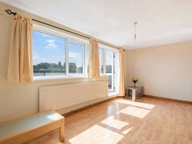 House for rent in Fallow Corner, Greater London