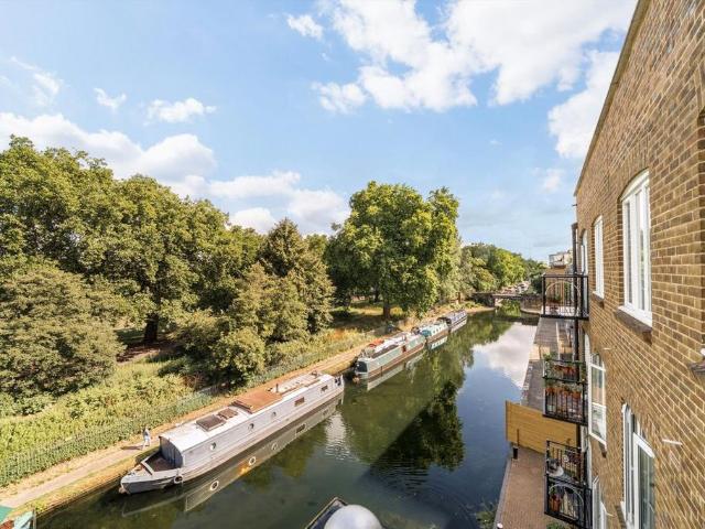 Apartment for rent in Old Ford, Bow